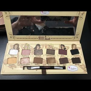 TAKING OFFERS The Balm Nude Tude palette